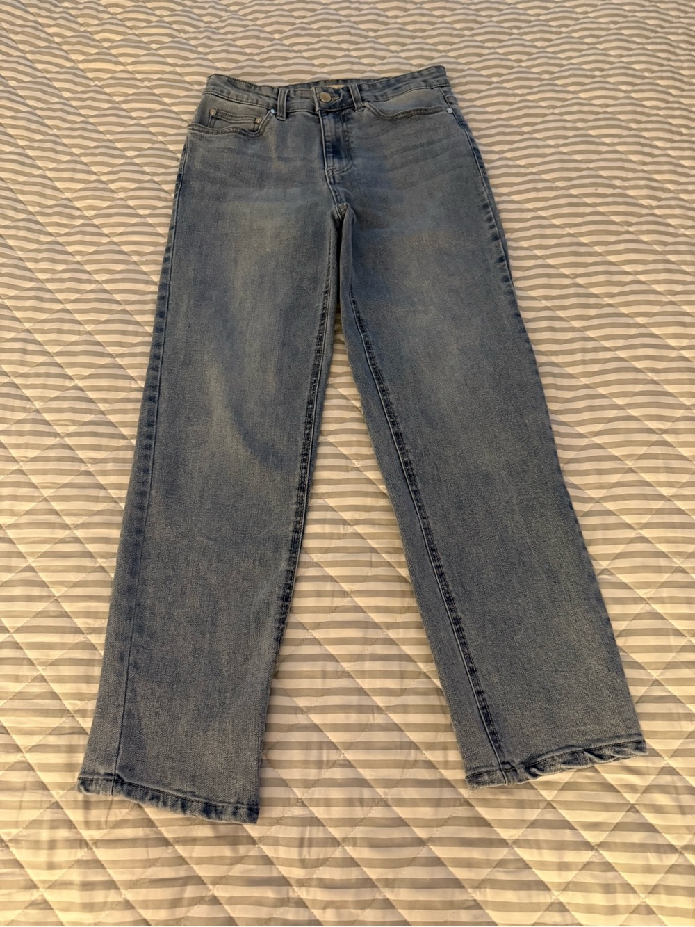 Oat New York Women’s 6/28 Straight Leg Jeans EUC Classic Button Logo Comfortable
